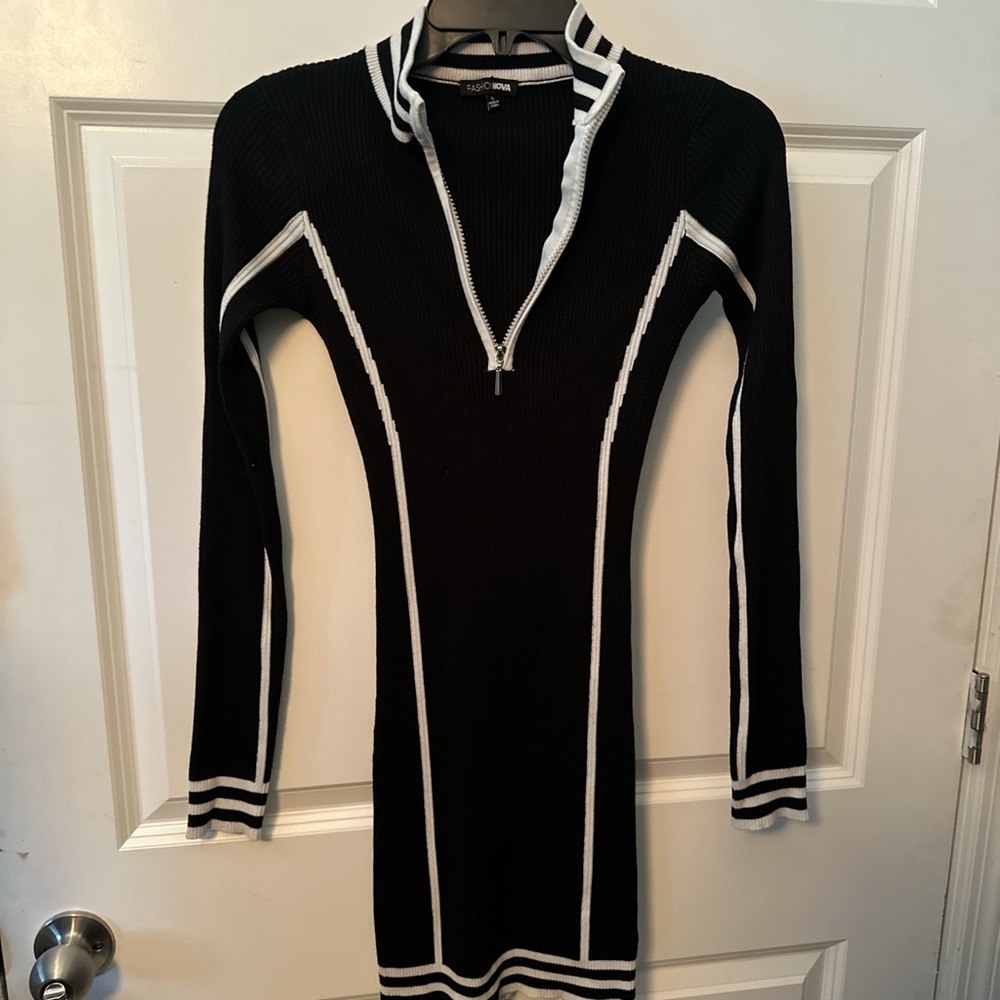 BLACK AND WHITE LONG SLEEVE DRESS